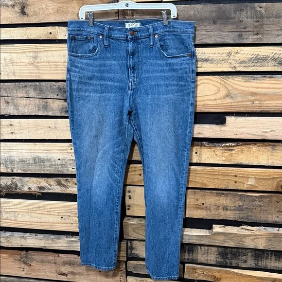 Madewell‎ The High-Rise Slim Boyjean in Moorland
Wash Size  32 - Picture 5 of 11